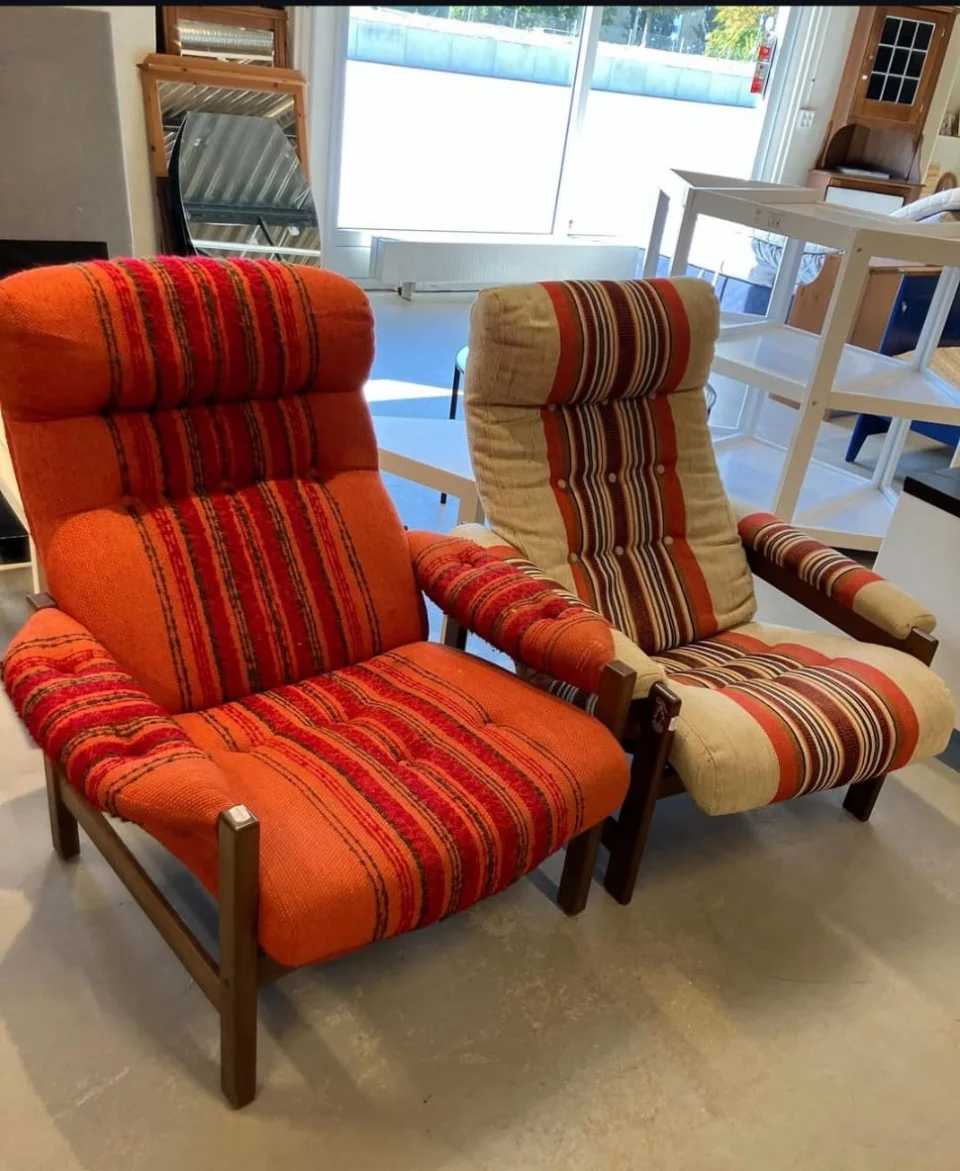 2 Vintage Sessel mit Streifenmuster 70er Jahre Stil