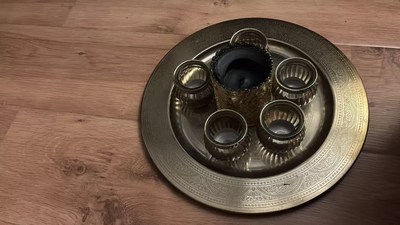 Orientalisches Teeserviceus Messing mit Tablett