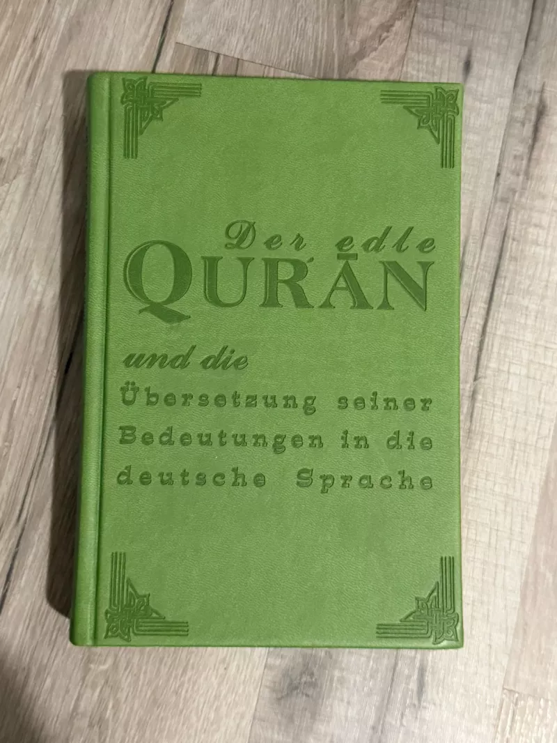 Der edle Quran - Deutsche Übersetzung, grünes Hardcover