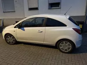 Weißer Opel Corsa 3-Türer zu verkaufen