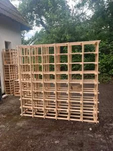 Weinregalus Holz 2m x 1,80m