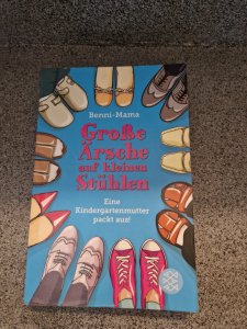 Große Ärsche auf kleinen Stühlen - Kinderbuch von Benni-Mama