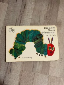 Die kleine Raupe Nimmersatt Bilderbuch von Eric Carle
