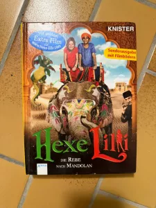 Hexe Lilli Buch "Die Reise nach Mandolan" Knister Arena